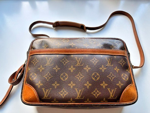 Louis vuitton monogram - louis, canvas